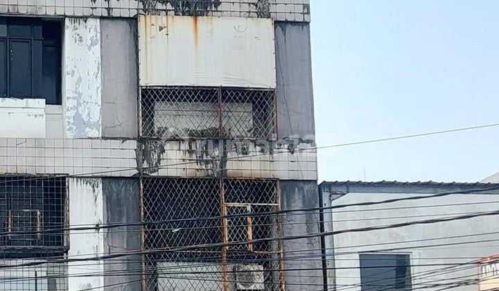 Ruko 4 Lantai Hadap Jln Raya Hos Cokroaminoto Ciledug Tangerang Cocok untuk Bank, Kantor, Showroom Dll