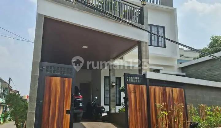 Rumah Cantik 2,5 Lantai Komplek Cantiga Duri Kosambi Siap Huni
