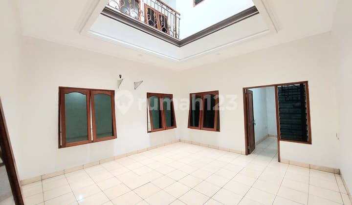 Rumah Cantik Metland Puri Blok F Siap Huni Dekat Danau