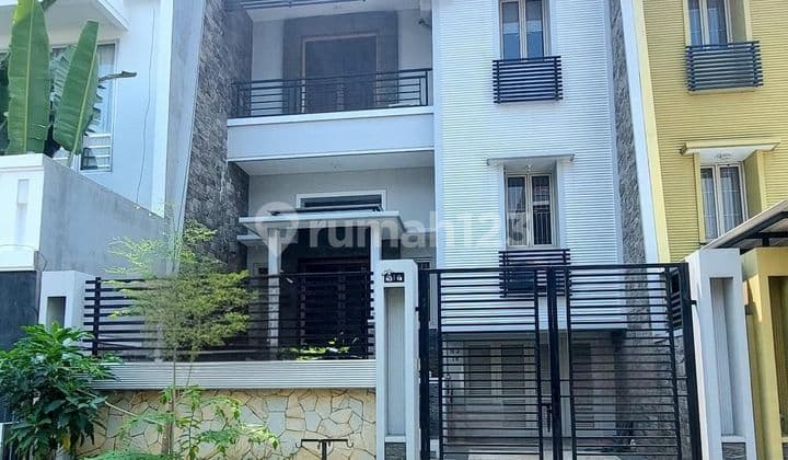 Rumah Exclusive Permata Buana 2 Lantai Siap Huni