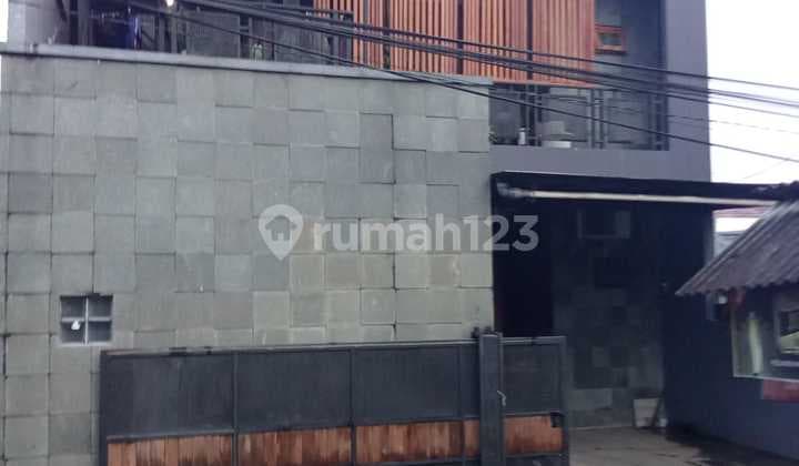 Murah Rumah 3 Lantai Super Fungsional Masih Sangat Terawat"