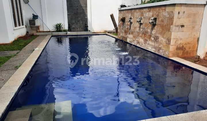 Rumah CLASSIC Bagus di Lebak Bulus