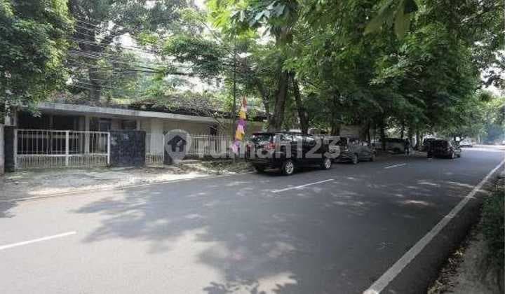 Rumah di Patra Kuningan Jakarta Selatan