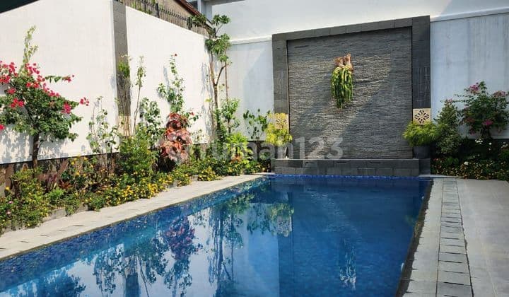 Rumah Mewah di Lebak Bulus Jakarta Selatan