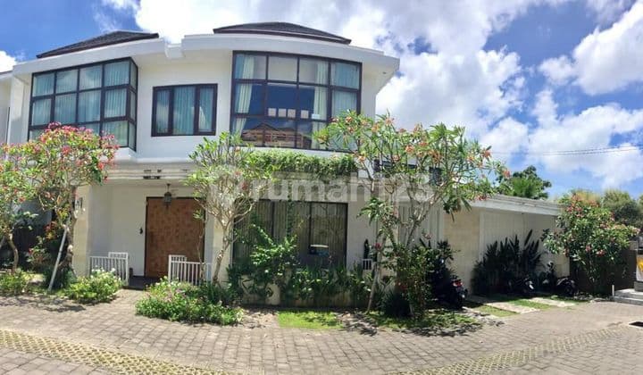 Villa Bagus di Jl Bumbak Gg P Karimata Badung Bali