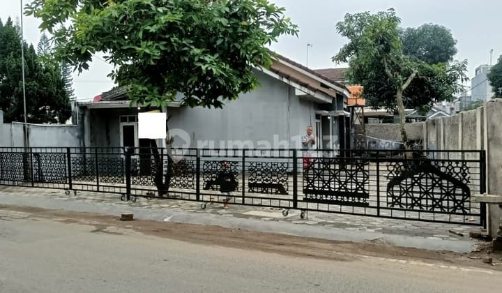 Residence Plus Land on Sayabulu Road, Suitable for Office, Available for Lease.