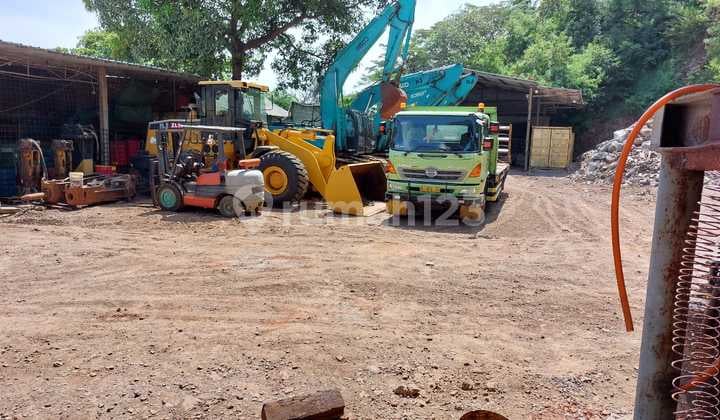 Tanah Datar Plus Gunung Batu Bolong Merak