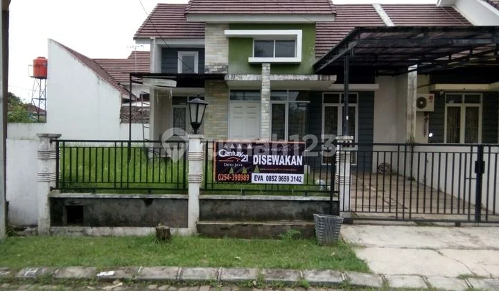 Good Minimalist Residence Near Industrial Area in Metro Cilegon Good Minimalist Residence Near Industrial Area in Metro Cilegon