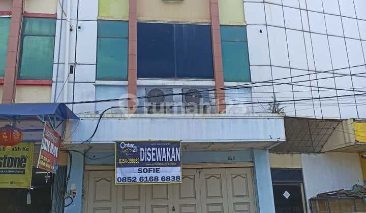 Ruko Oke 3 Lantai Cibeber Banyak Dilalui Kendaraan