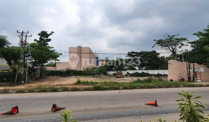 South Ring Land Next to Horison Hotel Adjacent to the Road