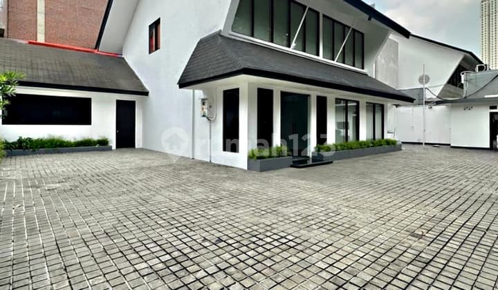 Sewa Bangunan Komersial 2 Lantai Siap Pakai Cocok untuk Usaha atau Kantor Prime Area Pakubuwono Kebayoran Baru Jakarta Selatan
