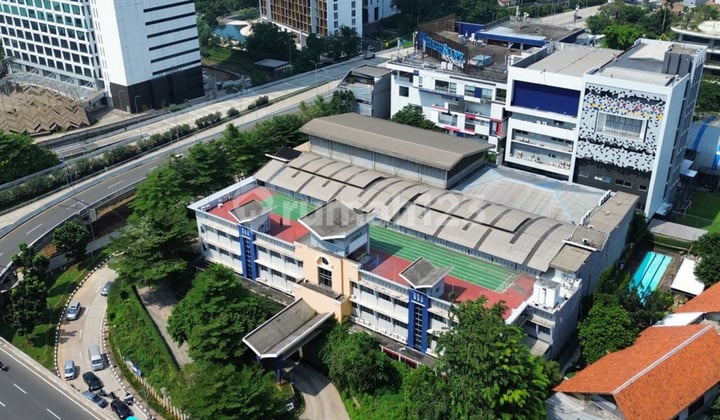 Jual Bangunan Komersil Strategis 3 Lantai Harga NJOP Siap Pakai Di TB Simatupang Jakarta Selatan
