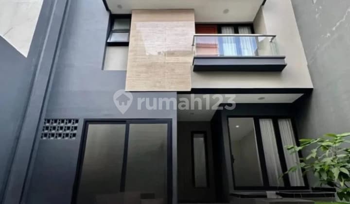 Jual Rumah Mewah Cantik 2 Lantai Furnished Siap Huni Grand Trevista Residence Kelapa Dua Kebon Jeruk Jakarta Barat