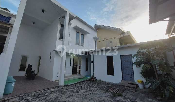Alamuda Residence 2 Lantai Jual Cepat. Area Kebraon