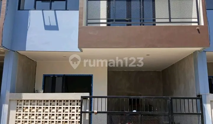 Rumah 2 Lantai Rungkut Upn Surabaya Baru Gress