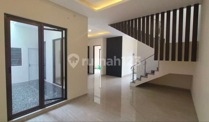 Rumah Citraland Utama Dekat Gwalk 3 Milyaran Surabaya Barat
