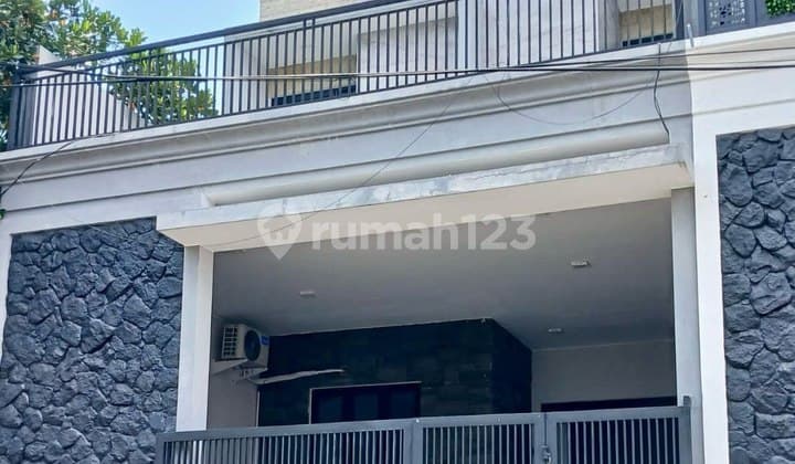 Dijual Cepat Murah Rumah Baru Ada Rooftop Jemur Handayani Dekat Tenggilis, Ayani, Rungkut Surabaya Timur .
