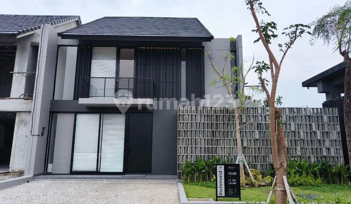 Dijual Rumah Mewah Ada Pool Central Park Juanda Lokasinya Hanya 5 Menit Ke Bandara Dan Tol Surabaya