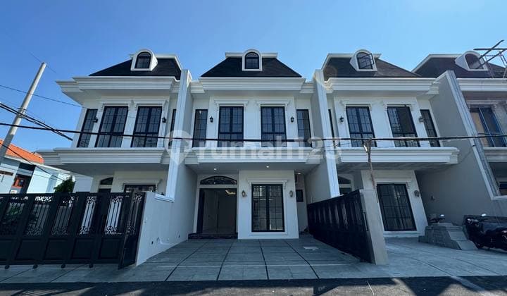 Rumah Premium 3 Lantai di Dharmahusada Indah - Sisa 1 Unit!