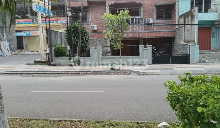Rumah Lokasi Strategi Gayung Sari Double Way Samping Indomaret Surabaya