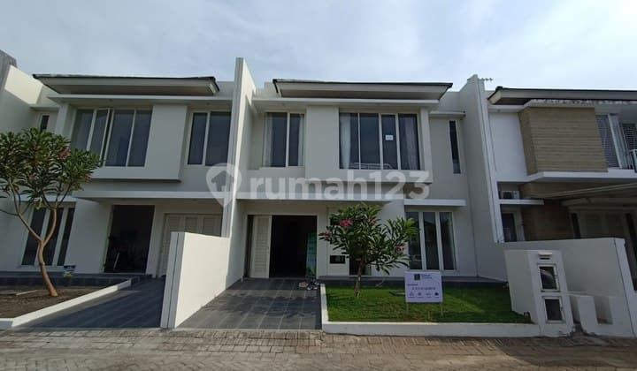 Rumah Baru Murah Pln Underground Manyar Garden Regency Dekat Untag, Sekolah Petra Manyar Surabaya Timur .