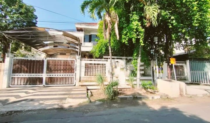 Dijual Rumah Murah Untung Suropati 50 Meter Dari Raya Dr Soetomo Surabaya Pusat .