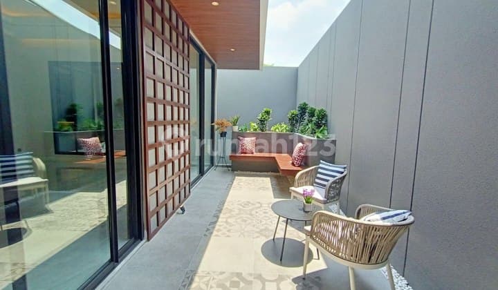 Rumah Mewah Bukit Golf International Dilingkungan Lapangan Golf Citraland Surabaya Barat .