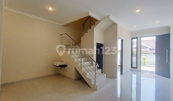 Rumas Klampis Dekat Hokky Supermarket Merr Surabaya Timur .