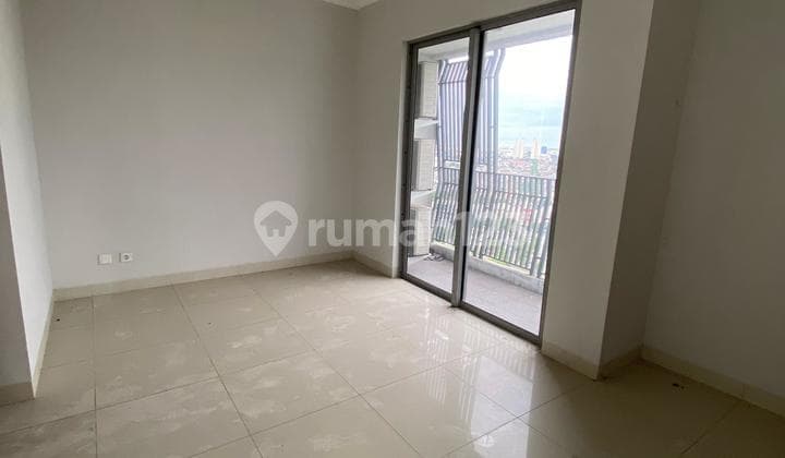 For sale: Kemayoran Mansion Bougenville Tower Emerald apartment, 60m2, market price, golf view.