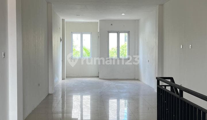 DISEWAKAN CEPAT RUKO Pluit JALAN RAYA DUA ARAH Luas 4x25 3,5lantai