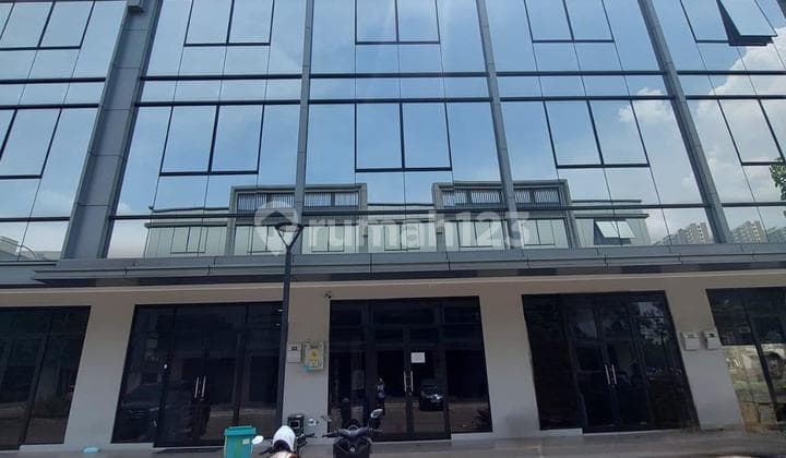 Dijual Ruko Pik 2 Osaka Hadap Danau 2 Muka Uk 4,5X15 Full Furnished