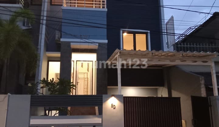 For Sale: Kartini House, Central Jakarta, Land Size 6x20m, North Facing