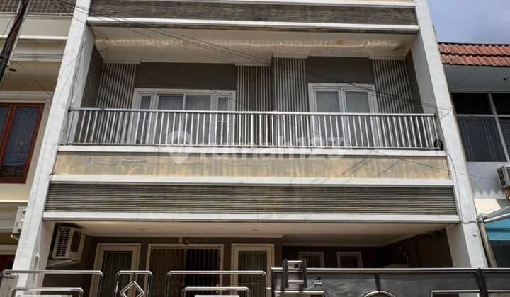 DIJUAL RUMAH Bandengan Luas Tanah 110 m2 3 Lantai 12 (Rooftop)