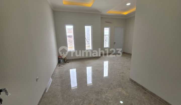 Dijual Rumah Brand New 4 Lantai di Citra Garden 3 Cengkareng - Jakarta Barat Luas Tanah 90 M² SHM