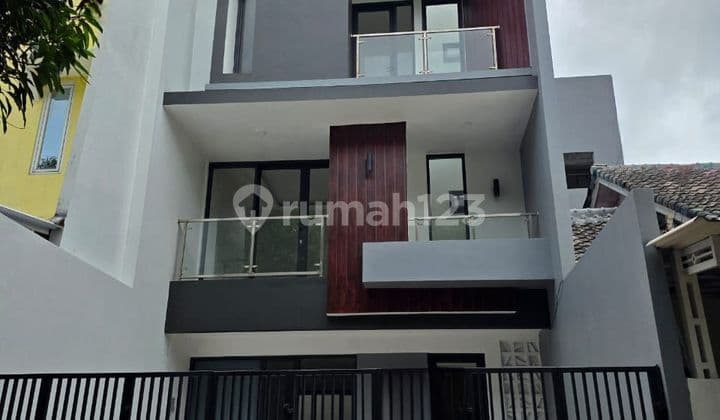 Dijual Rumah Cantik Baru Bangun Siap Huni di Citra Garden 5, Jakarta Barat LT (6X16) SHM