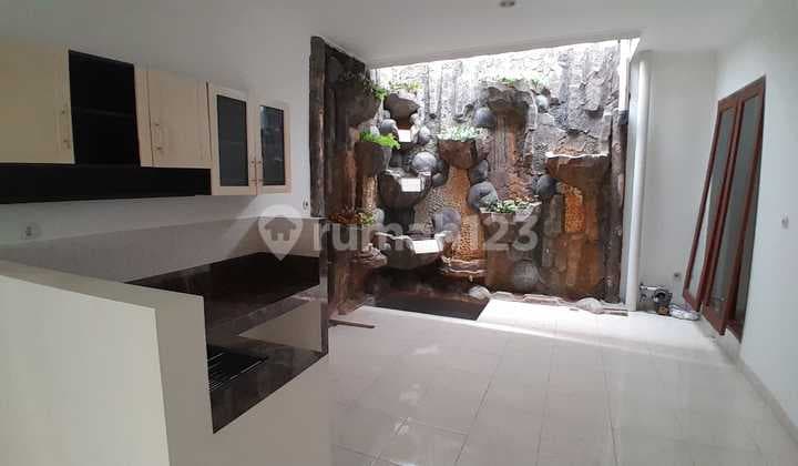 Disewakan Rmh 2 Lantai Dlm Cluster Harmoni di Harapan Indah - Bekasi