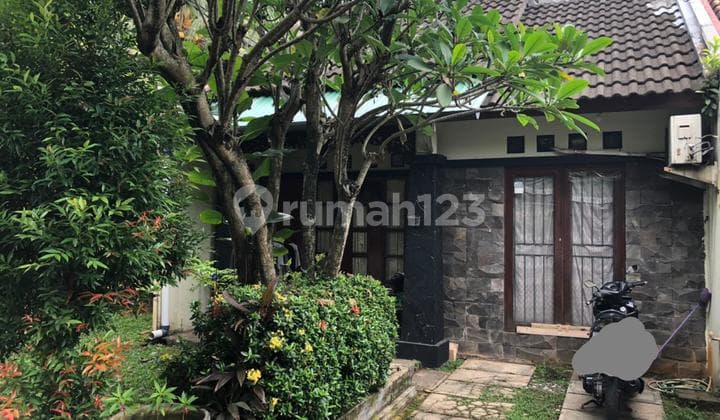 Rumah minimalis dengan halaman luas di Taman Sari Puri Bali