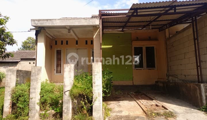 Rumah cluster dg halaman luas. Harga murah/ terjangkau Di Curug Bojongsari Depok