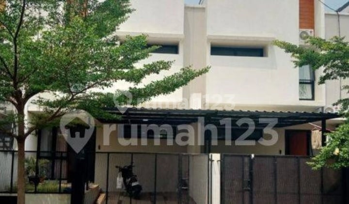 Termurah Rumah 2 Lantai Cantik di Candi Gardens Sawangan Depok. Murah . Selangkah ke The Park Mall, Indogrosir, Farmers Market, Hy Fresh Swalayan, Solaria, Kfc, Starbuck, Rs Brawijaya, Rs Mitra Keluarga, Tollgate Pamulang - Bandara Soeta/Depok. Toll Gate