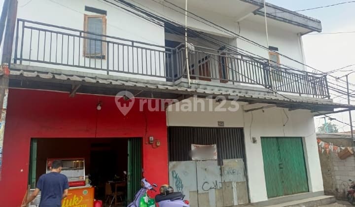 Lowest Cost Fully Occupied 2-Story Boarding House in Ciputat, South Tangerang. Near Tip Top Supermarket, Sari Asih Hospital, Trans Jakarta Bus Terminal, UIN Campus, 20 Minutes to Lebak Bulus MRT Station.