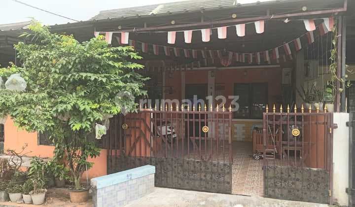 Termurah Rumah Cluster Minimalis Modern. Nyaman,Aman,Strategis. Dekat The Park Mall, Indogrosir, Hy Fresh Swalayan, Rs Mitra Keluarga, Toll Pamulang - Bandara Soeta, Pamulang - Depok. Mc Donald, Starbuck Caffe, Hoka2 Bento