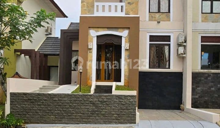 Termurah Rumah Cluster Mewah 2 Lantai Murah Dg Halaman Luas di Rawa Kalong Gunung Sindur Bogor. di Jalan Raya . Komersial Area Rawa Kalong Gn. Sindur. Dekat Puspiptek, Rs Hermina, Kampus 2 Unpam, Serpong Paradise Mall.