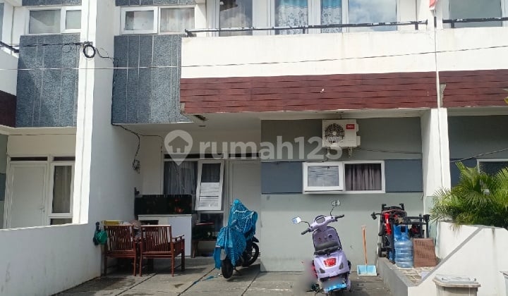 Termurah Rumah Modern Minimalis 2 Lantai. 5 Menit Dari The Park Mall Sawangan. Farmers Market, Indogrosir. Hy Fresh Swalayan, Rs Brawijaya. Rs Mitra Keluarga. Dekat ke Exit Toll Pamulang. Exit Toll Depok - Antasari