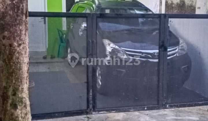 Rumah Mungil Modern Minimalis. di Pamulang Dekat Griya Jakarta. Pamulang Square, Universitas Pamulang, Rsud Pamulang, Exit Toll Pamulang - Bandara Soeta. Sekolah Al Azhar, Sekolah Mater Dei.