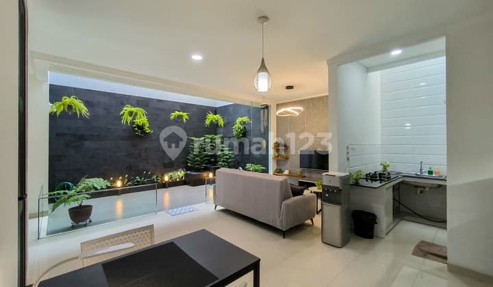 Turun Harga! Rumah Rapih, Terawat, Lokasi Strategis; Hanya 2 Menut Menuju Pintu Tol, Stasiun KRL, Bxc Mall, Rspib, Sekolah, Dll di Discovery Lumina, Bintaro Jaya Sektor 9, Tangerang Selatan, Banten