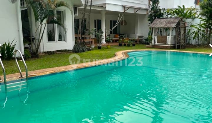 Dijual Cepat!!! Dekat Akses Tol, Stasiun Krl, Mall, Rs, Perkantoran & Bisnis, Dll *ada Kolam Renang* Di Executive Paradise Gandaria, Jakarta Selatan