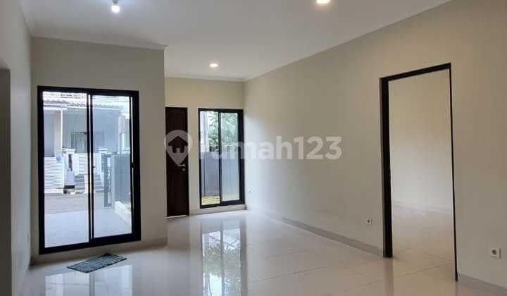 Jarang Ada!! Rumah Baru, Fresh, Dijual Cepat, Lokasi Strategis; Dekat Akses Tol; Stasiun KRL, Bxc Mall, Rspib, Sekolah, Dll di Jl. Kucica, Bintaro Jaya Sektor 9