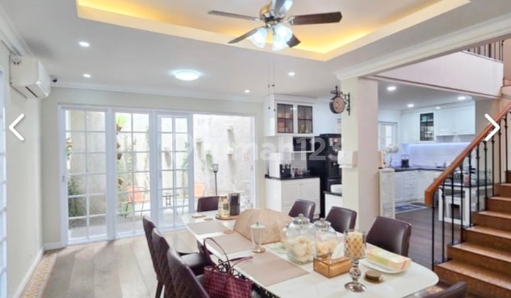 Dijual Cepat!! Rumah Bagus di Jl. Kucica, Lokasi Strategis, Hanya 2 Menit Menuju Pintu Tol, Stasiun KRL, Bxc Mall, Rspib, Sekolah, Dll di Jl. Kucica, Bintaro Jaya, Sektor 9