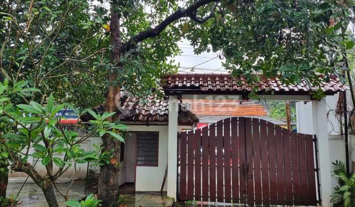 Rumah Lokasi Strategis, Pinggir Jalan Utama , Di Jalan Siaga Raya, Pejaten, Jakarta Selatan di Jl Siaga Raya, Pejaten, Pejaten