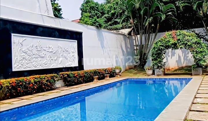 Dijual Cepat!! Jarang Ada! Lokasi Strategis; Dekat Akses Tol, Mrt,pim, Rspp, Dll Di Rumah Luas * Ada Kolam Renang Di Radio Dalam, Jakarta Selatan.